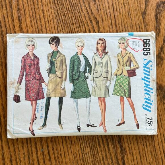 Vintage 1960s Simplicity 6685 Sewing Pattern Womens Small Business Suit COMPLETE - Picture 1 of 2